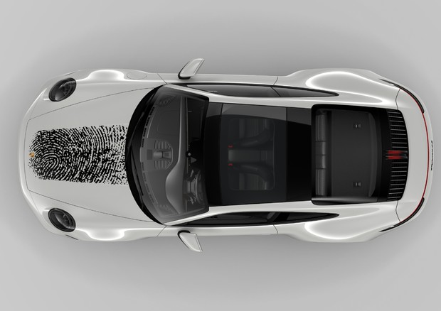 Porsche impronta digitale