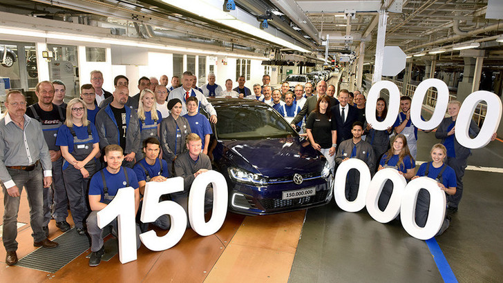 Prodotte 150milioni di vetture Volkswagen che festeggia con una Golf Gte1 min read