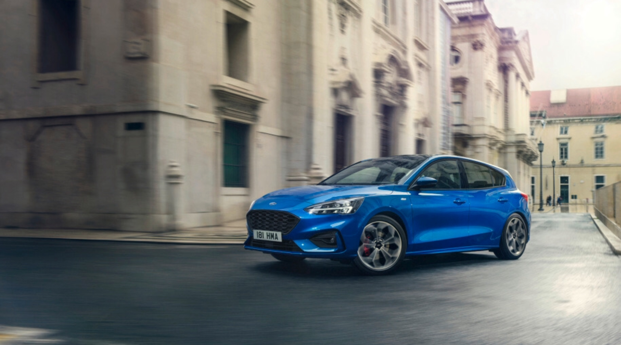 La quarta generazione di Ford Focus si tuffa in avanti