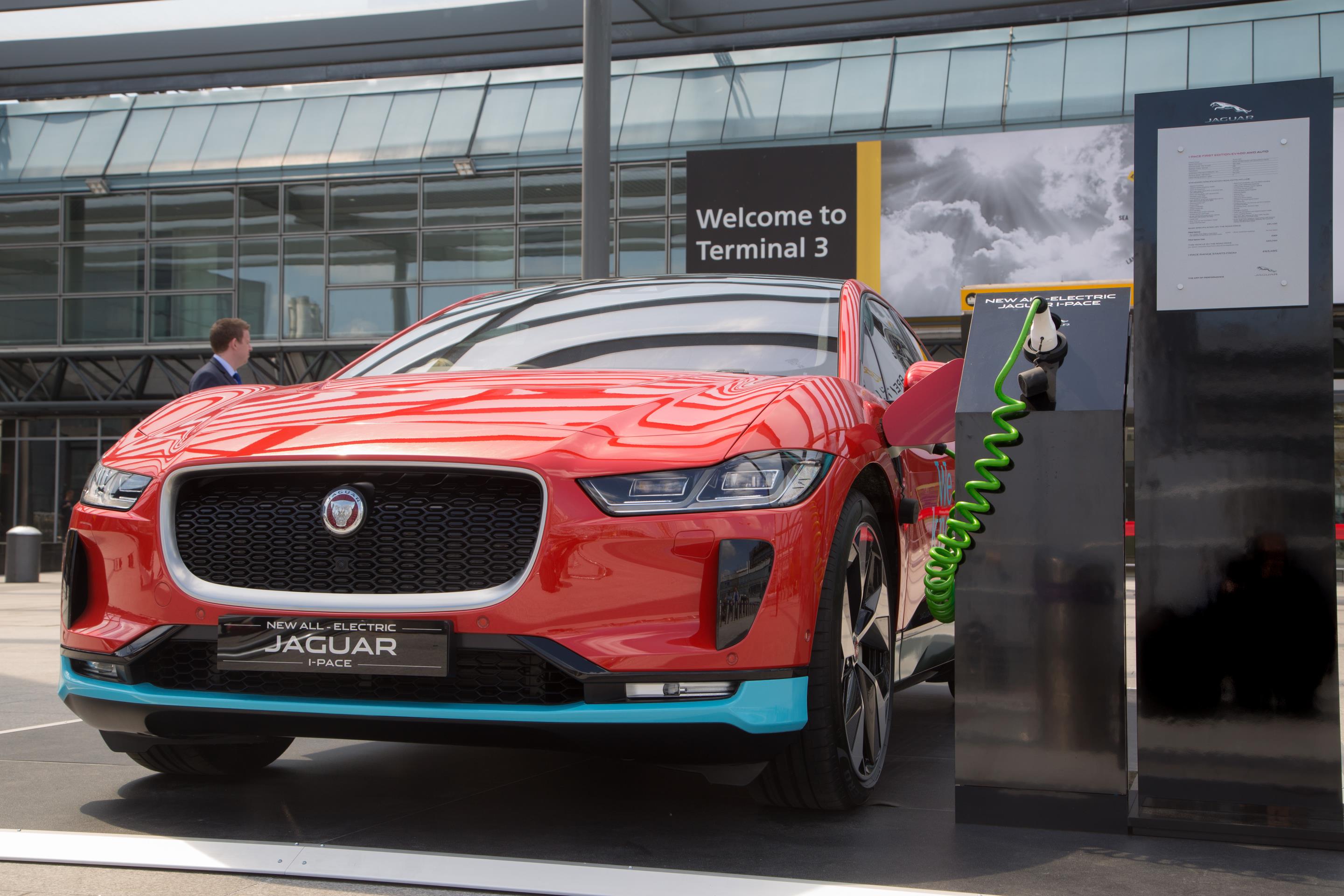 Jaguar I-Pace a Heathrow1 min read
