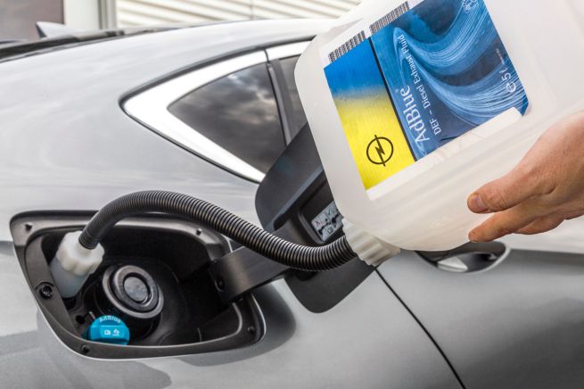 Opel aggiorna i motori e parla di elettrico.