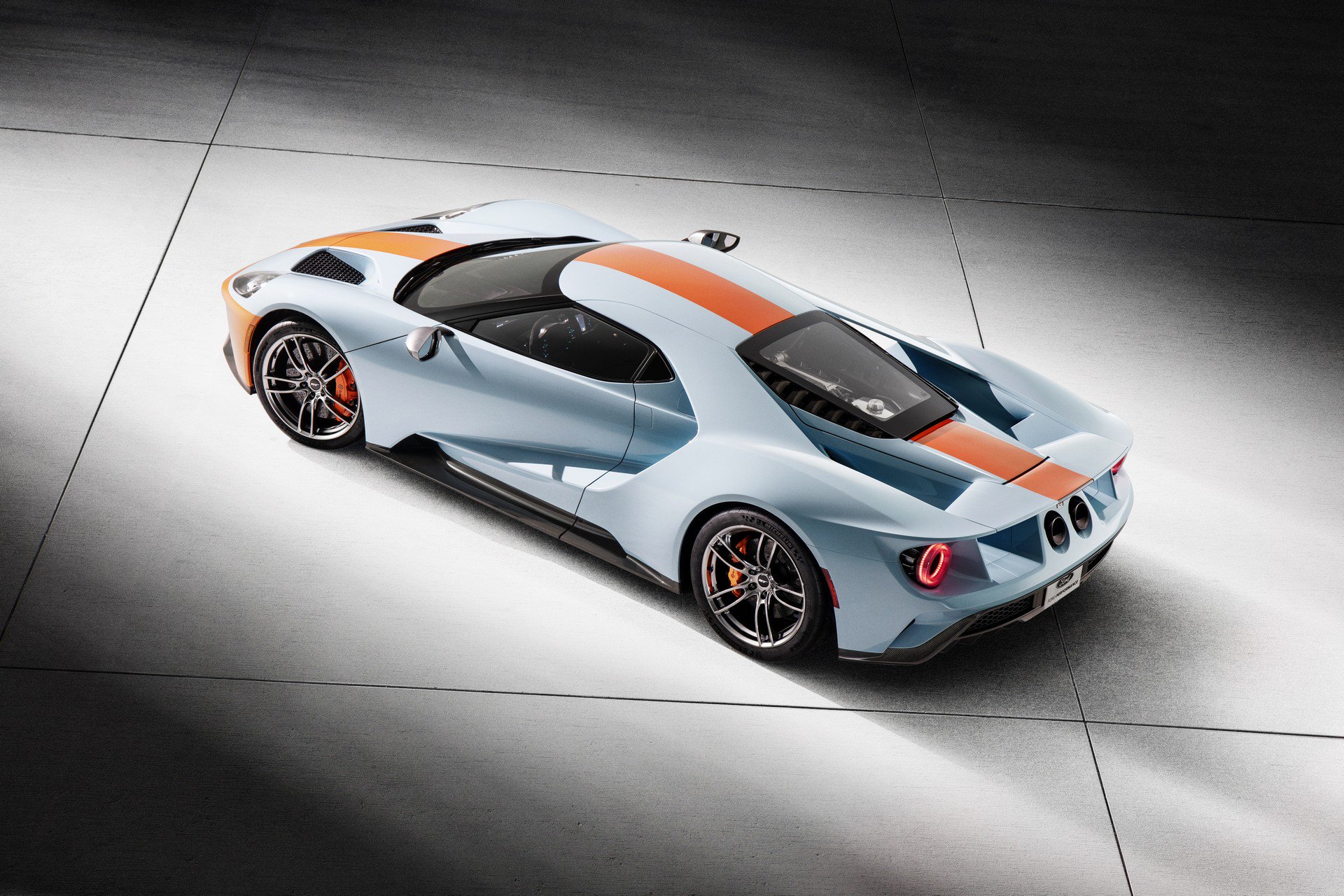 La nuova Ford GT con la Heritage Edition adotta la livrea Gulf