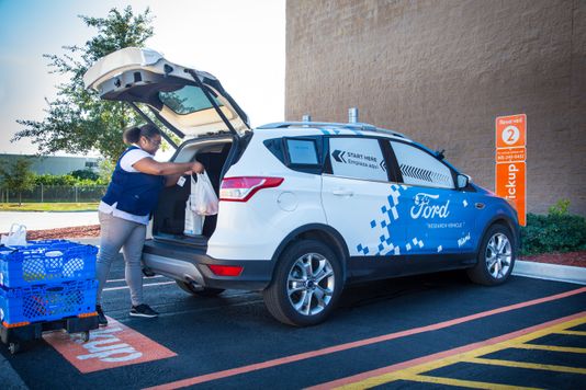 Ford testa la guida autonoma per far consegne