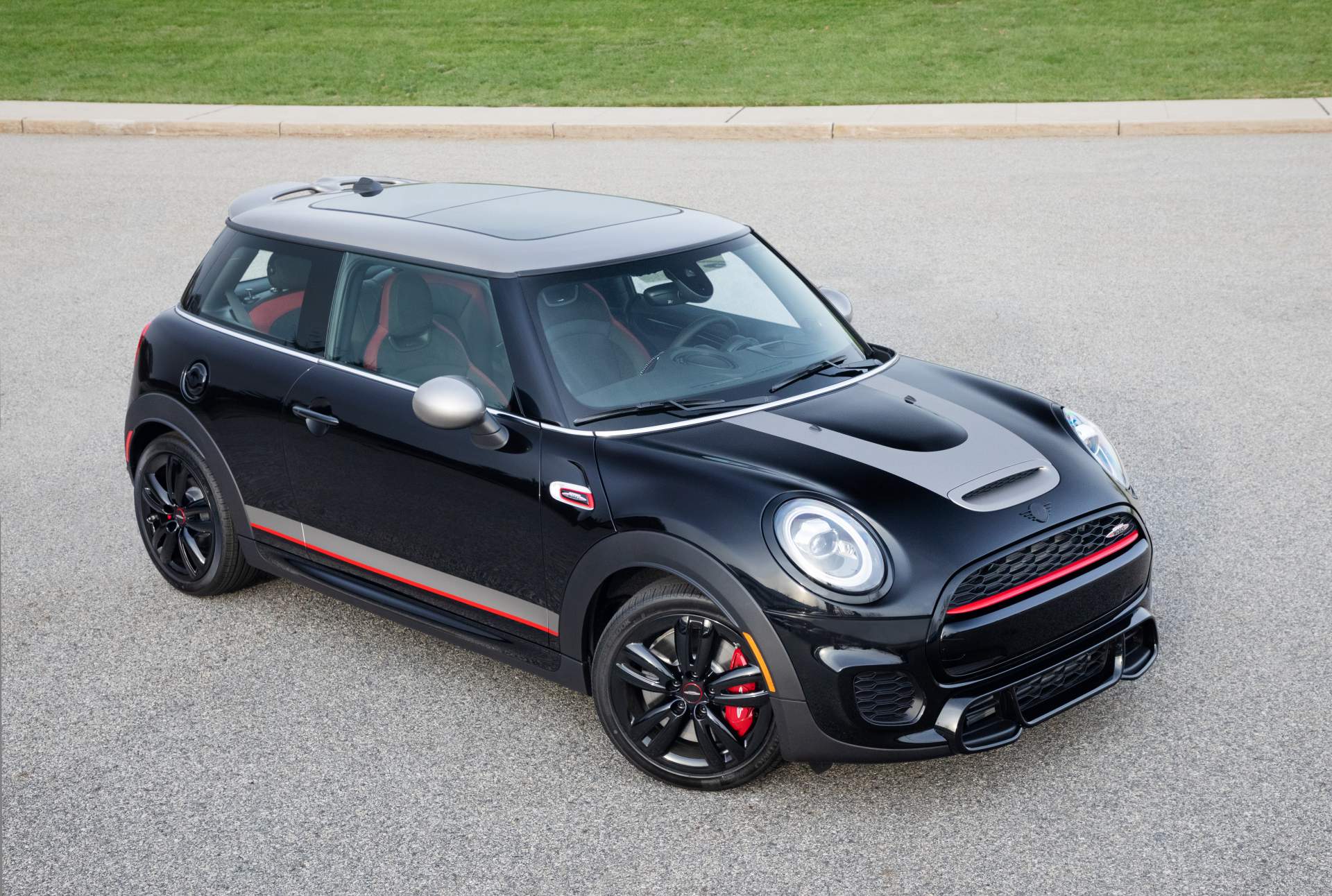 Il ritorno della Mini Cooper John Cooper Works è sempre piu vicino