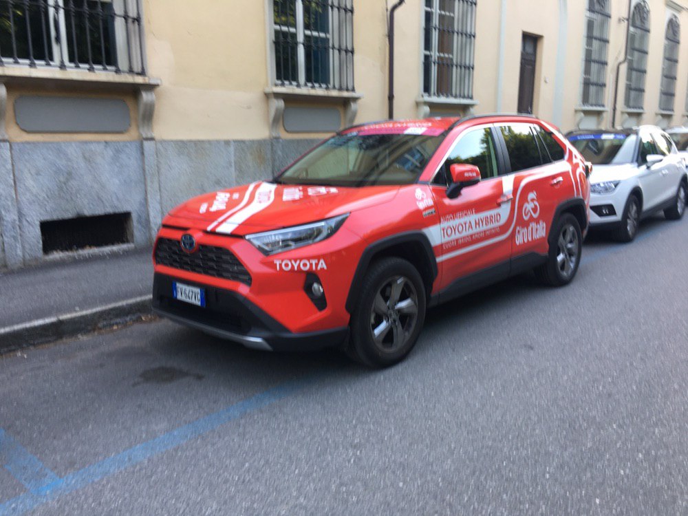 Toyota Hybrid sponsor del Giro d’Italia anche a Pinerolo