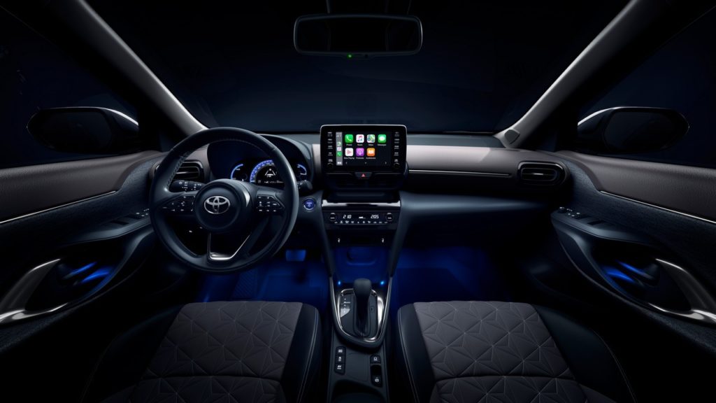 yaris cross interni